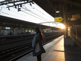 中国女子日本遭遇，铁路口无多语言标示下的安全隐患 中国女游客在日本被砍