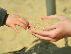 孩子的一瞬间，触动我心弦的温暖 孩子的哪个瞬间融化了你