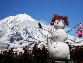 哈尔滨太阳岛雪人仪仗队惊艳亮相 哈尔滨太阳岛雪博会介绍