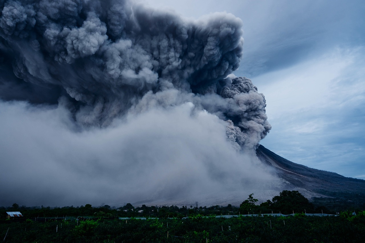 从太空看山火前后洛杉矶变化 洛杉矶火山爆发的自然原因