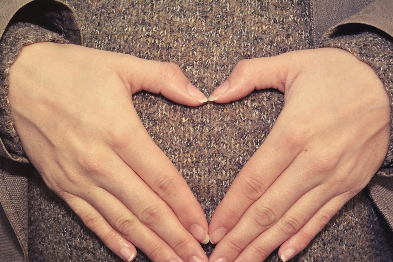 女子怀孕五个月误诊妇科病，医者仁心何去何从？ 怀孕五个月有妇科病会影响孩子吗